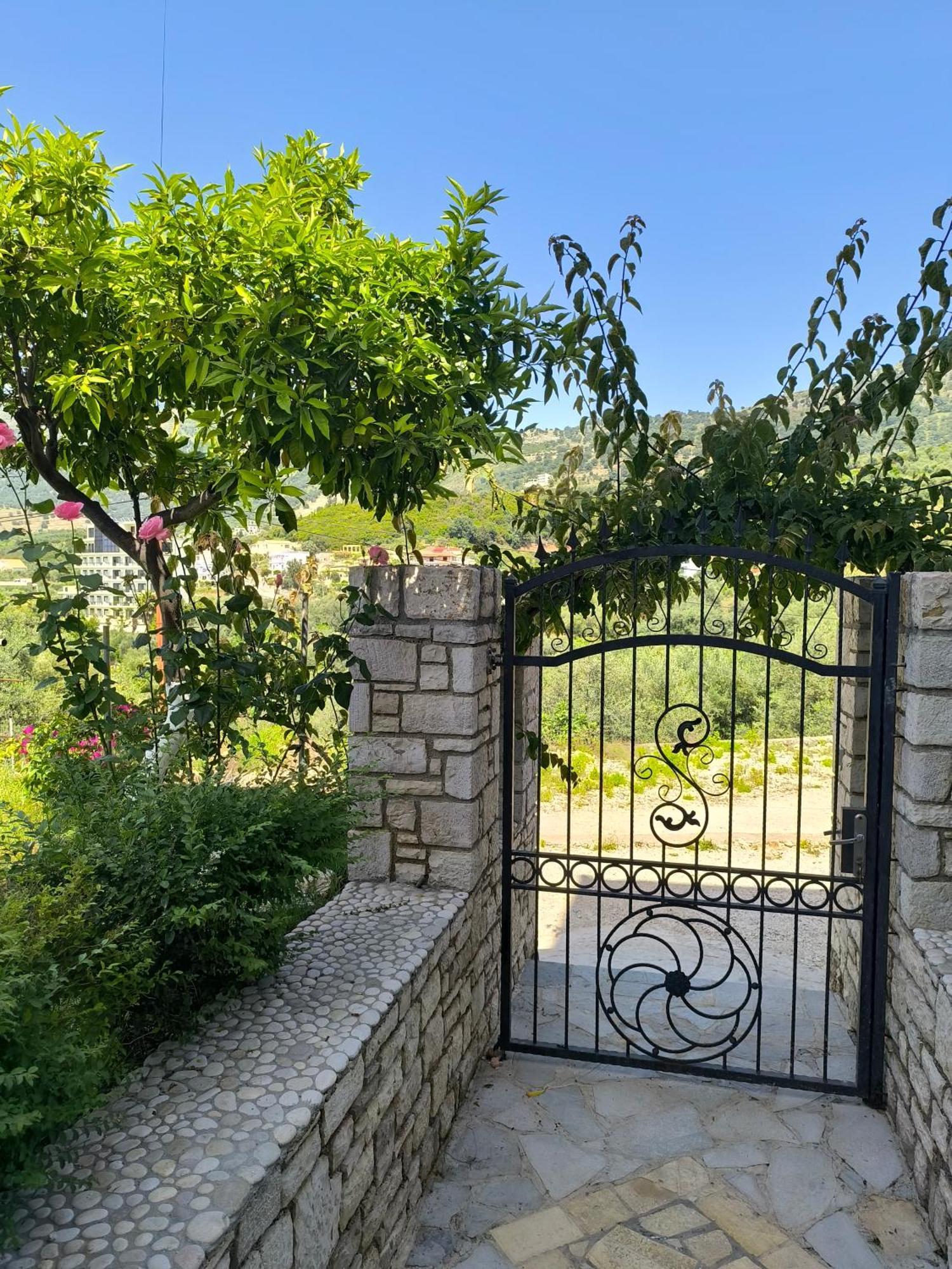 Villa Bodini Himare Exterior photo